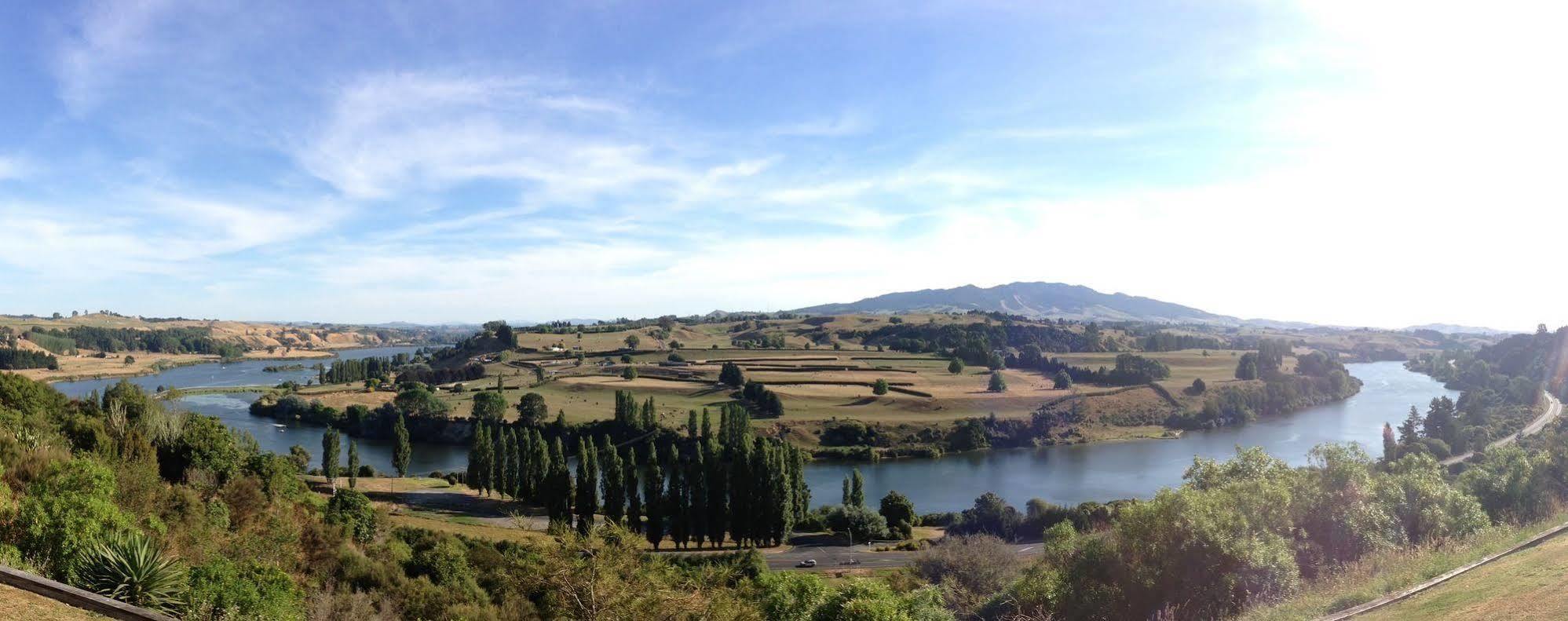 Lake Karapiro Lodge Tirau Exterior foto